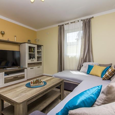 דירות PUY Apartman Maxim מראה חיצוני תמונה