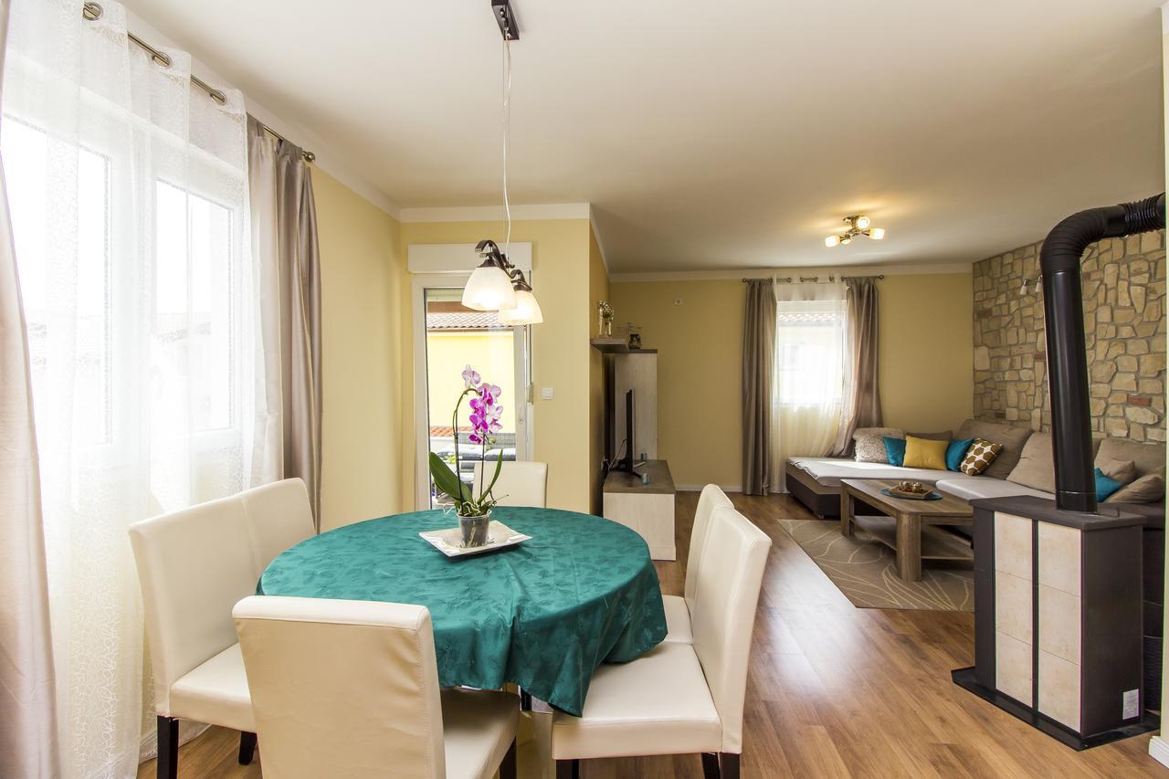 דירות PUY Apartman Maxim מראה חיצוני תמונה