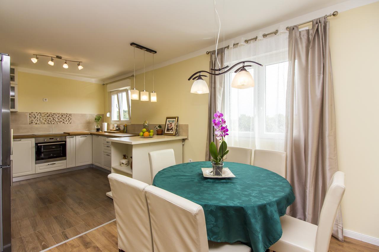 דירות PUY Apartman Maxim מראה חיצוני תמונה